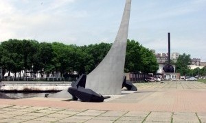 Памятный знак на месте высадки основателей поста Владивосток